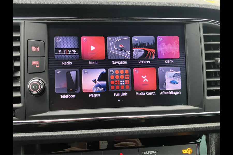 Seat León ST 1.5 TSI FR Ultimate Edition Black Sky | Trekhaak | Camera | NAP Seat León ST 1.5 TSI FR Ultimate Edition Black Sky | Trekhaak | Camera | NAP