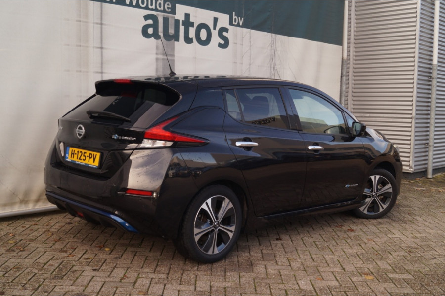 Nissan Leaf N-Connecta 40kWh -NAVI-ECC-PDC-CAM-