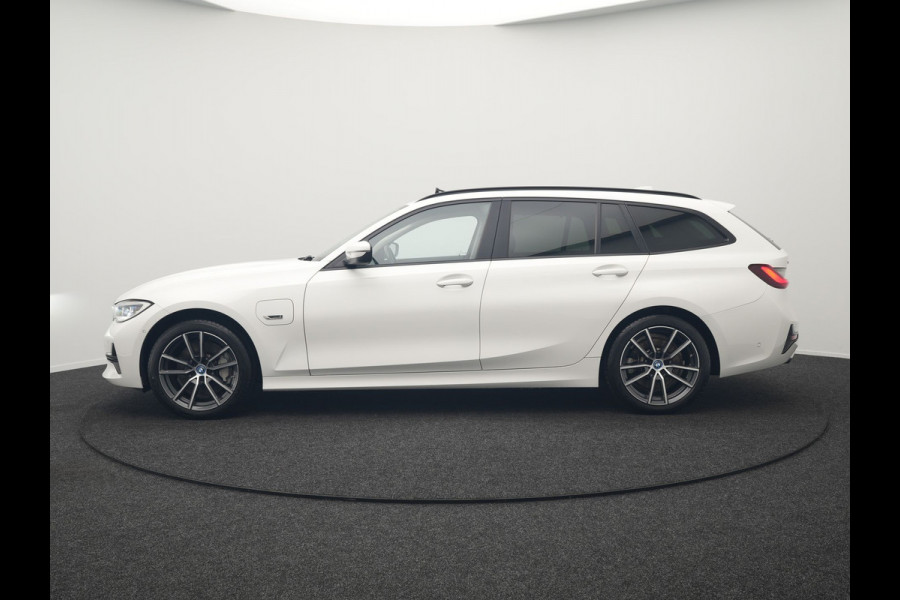 BMW 3 Serie Touring 330e xDrive Sportline Plug In Hybrid 292pk Dealer O.H PHEV | Laser LED | Panodak | Adaptive Cruise | Camera | Lederen Sportstoelen Verwarmd | Apple Carplay | Keyless | Virtual | Navigatie | DAB | 18"L.M | BMW 3 Serie Touring 330e xDrive Sportline Plug In Hybrid 292pk Dealer O.H PHEV | Laser LED | Panodak | Adaptive Cruise | Camera | Lederen Sportstoelen Verwarmd | Apple Carplay | Keyless | Virtual | Navigatie | DAB | 18"L.M |