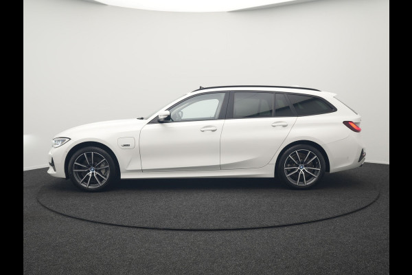 BMW 3 Serie Touring 330e xDrive Sportline Plug In Hybrid 292pk Dealer O.H PHEV | Laser LED | Panodak | Adaptive Cruise | Camera | Lederen Sportstoelen Verwarmd | Apple Carplay | Keyless | Virtual | Navigatie | DAB | 18"L.M | BMW 3 Serie Touring 330e xDrive Sportline Plug In Hybrid 292pk Dealer O.H PHEV | Laser LED | Panodak | Adaptive Cruise | Camera | Lederen Sportstoelen Verwarmd | Apple Carplay | Keyless | Virtual | Navigatie | DAB | 18"L.M |