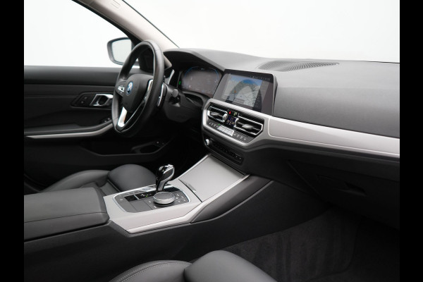 BMW 3 Serie Touring 330e xDrive Sportline Plug In Hybrid 292pk Dealer O.H PHEV | Laser LED | Panodak | Adaptive Cruise | Camera | Lederen Sportstoelen Verwarmd | Apple Carplay | Keyless | Virtual | Navigatie | DAB | 18"L.M | BMW 3 Serie Touring 330e xDrive Sportline Plug In Hybrid 292pk Dealer O.H PHEV | Laser LED | Panodak | Adaptive Cruise | Camera | Lederen Sportstoelen Verwarmd | Apple Carplay | Keyless | Virtual | Navigatie | DAB | 18"L.M |
