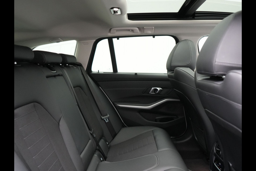 BMW 3 Serie Touring 330e xDrive Sportline Plug In Hybrid 292pk Dealer O.H PHEV | Laser LED | Panodak | Adaptive Cruise | Camera | Lederen Sportstoelen Verwarmd | Apple Carplay | Keyless | Virtual | Navigatie | DAB | 18"L.M | BMW 3 Serie Touring 330e xDrive Sportline Plug In Hybrid 292pk Dealer O.H PHEV | Laser LED | Panodak | Adaptive Cruise | Camera | Lederen Sportstoelen Verwarmd | Apple Carplay | Keyless | Virtual | Navigatie | DAB | 18"L.M |