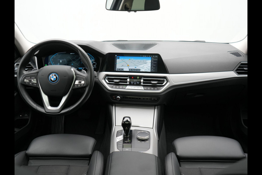BMW 3 Serie Touring 330e xDrive Sportline Plug In Hybrid 292pk Dealer O.H PHEV | Laser LED | Panodak | Adaptive Cruise | Camera | Lederen Sportstoelen Verwarmd | Apple Carplay | Keyless | Virtual | Navigatie | DAB | 18"L.M | BMW 3 Serie Touring 330e xDrive Sportline Plug In Hybrid 292pk Dealer O.H PHEV | Laser LED | Panodak | Adaptive Cruise | Camera | Lederen Sportstoelen Verwarmd | Apple Carplay | Keyless | Virtual | Navigatie | DAB | 18"L.M |