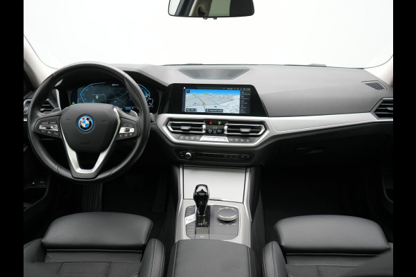 BMW 3 Serie Touring 330e xDrive Sportline Plug In Hybrid 292pk Dealer O.H PHEV | Laser LED | Panodak | Adaptive Cruise | Camera | Lederen Sportstoelen Verwarmd | Apple Carplay | Keyless | Virtual | Navigatie | DAB | 18"L.M | BMW 3 Serie Touring 330e xDrive Sportline Plug In Hybrid 292pk Dealer O.H PHEV | Laser LED | Panodak | Adaptive Cruise | Camera | Lederen Sportstoelen Verwarmd | Apple Carplay | Keyless | Virtual | Navigatie | DAB | 18"L.M |