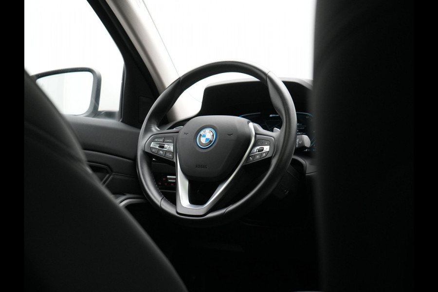 BMW 3 Serie Touring 330e xDrive Sportline Plug In Hybrid 292pk Dealer O.H PHEV | Laser LED | Panodak | Adaptive Cruise | Camera | Lederen Sportstoelen Verwarmd | Apple Carplay | Keyless | Virtual | Navigatie | DAB | 18"L.M | BMW 3 Serie Touring 330e xDrive Sportline Plug In Hybrid 292pk Dealer O.H PHEV | Laser LED | Panodak | Adaptive Cruise | Camera | Lederen Sportstoelen Verwarmd | Apple Carplay | Keyless | Virtual | Navigatie | DAB | 18"L.M |