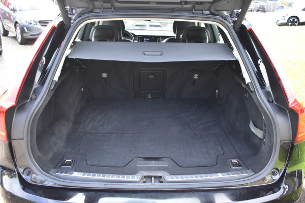 Volvo V90 T5 261PK 90th Anniversary Edition | Polestar | Trekhaak | Camera | Leder | BLIS | Stoelverwarming |