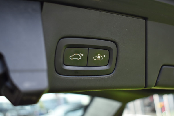 Volvo V90 T5 261PK 90th Anniversary Edition | Polestar | Trekhaak | Camera | Leder | BLIS | Stoelverwarming |