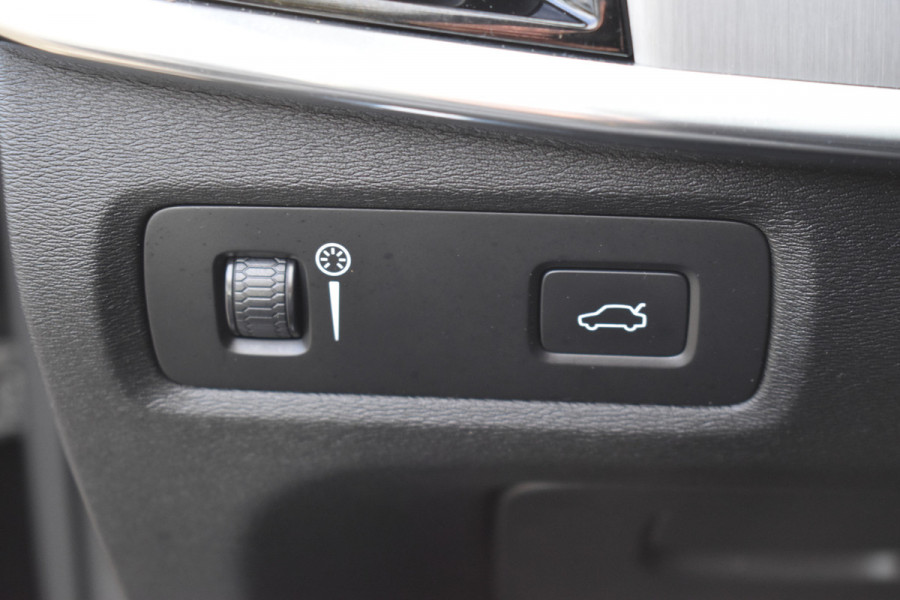 Volvo V90 T5 261PK 90th Anniversary Edition | Polestar | Trekhaak | Camera | Leder | BLIS | Stoelverwarming |