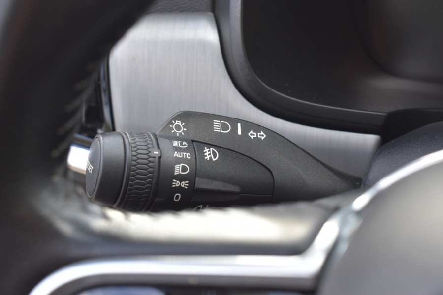 Volvo V90 T5 261PK 90th Anniversary Edition | Polestar | Trekhaak | Camera | Leder | BLIS | Stoelverwarming |