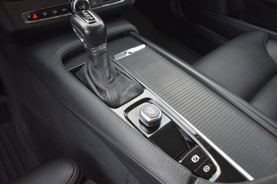 Volvo V90 T5 261PK 90th Anniversary Edition | Polestar | Trekhaak | Camera | Leder | BLIS | Stoelverwarming |