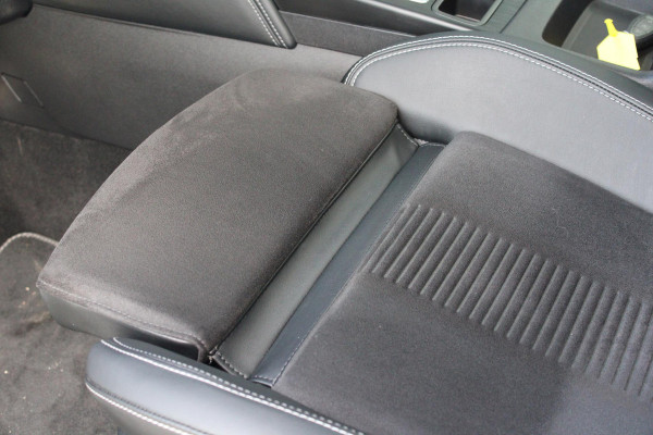 Ford Kuga 2.5 PHEV Active X 243pk | Driver Assistance Pack | Winterpack | Technology Pack | Panoramadak | All Season banden Ford Kuga 2.5 PHEV Active X 243pk | Driver Assistance Pack | Winterpack | Technology Pack | Panoramadak | All Season banden