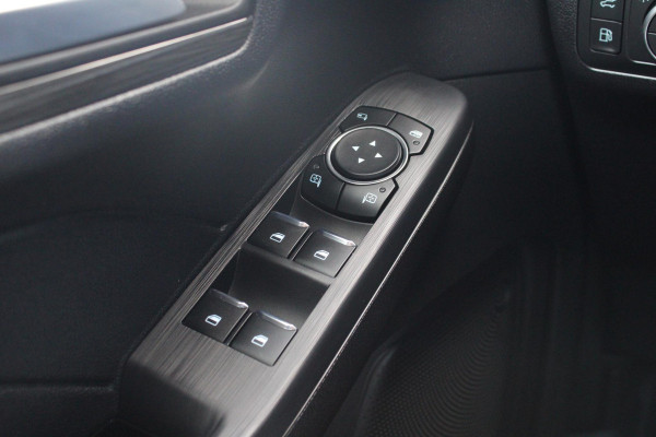 Ford Kuga 2.5 PHEV Active X 243pk | Driver Assistance Pack | Winterpack | Technology Pack | Panoramadak | All Season banden Ford Kuga 2.5 PHEV Active X 243pk | Driver Assistance Pack | Winterpack | Technology Pack | Panoramadak | All Season banden