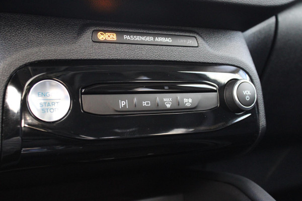 Ford Kuga 2.5 PHEV Active X 243pk | Driver Assistance Pack | Winterpack | Technology Pack | Panoramadak | All Season banden Ford Kuga 2.5 PHEV Active X 243pk | Driver Assistance Pack | Winterpack | Technology Pack | Panoramadak | All Season banden