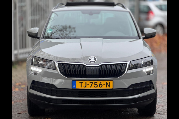 Škoda Karoq 1.0 TSI Pano Navi Apple CarPlay Cruise Nardogrey Boekjes Dealeronderhouden Nieuwe APK
