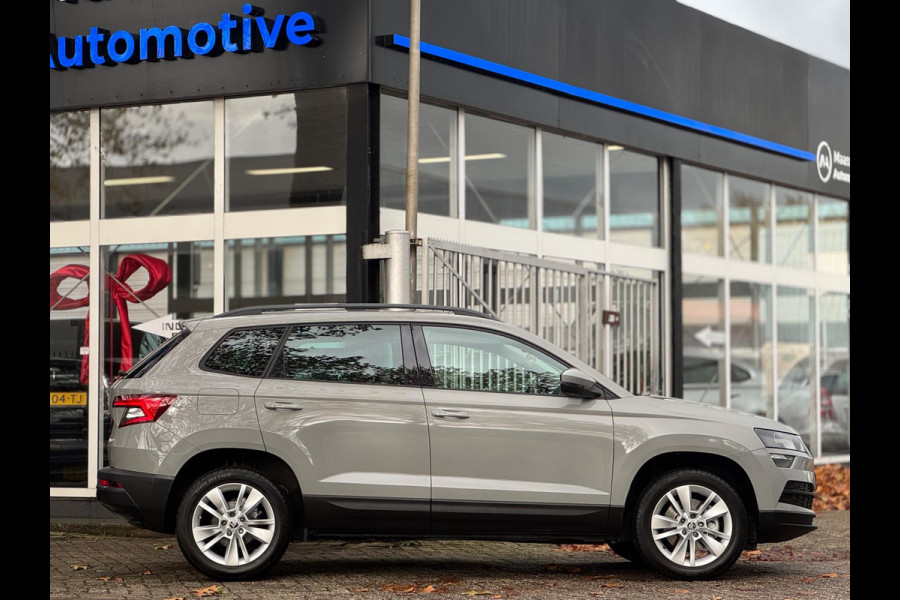 Škoda Karoq 1.0 TSI Pano Navi Apple CarPlay Cruise Nardogrey Boekjes Dealeronderhouden Nieuwe APK