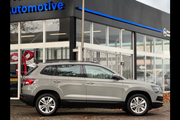 Škoda Karoq 1.0 TSI Pano Navi Apple CarPlay Cruise Nardogrey Boekjes Dealeronderhouden Nieuwe APK
