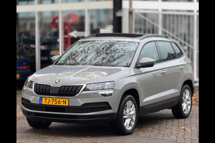 Škoda Karoq 1.0 TSI Pano Navi Apple CarPlay Cruise Nardogrey Boekjes Dealeronderhouden Nieuwe APK