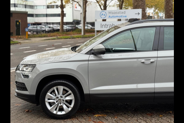 Škoda Karoq 1.0 TSI Pano Navi Apple CarPlay Cruise Nardogrey Boekjes Dealeronderhouden Nieuwe APK