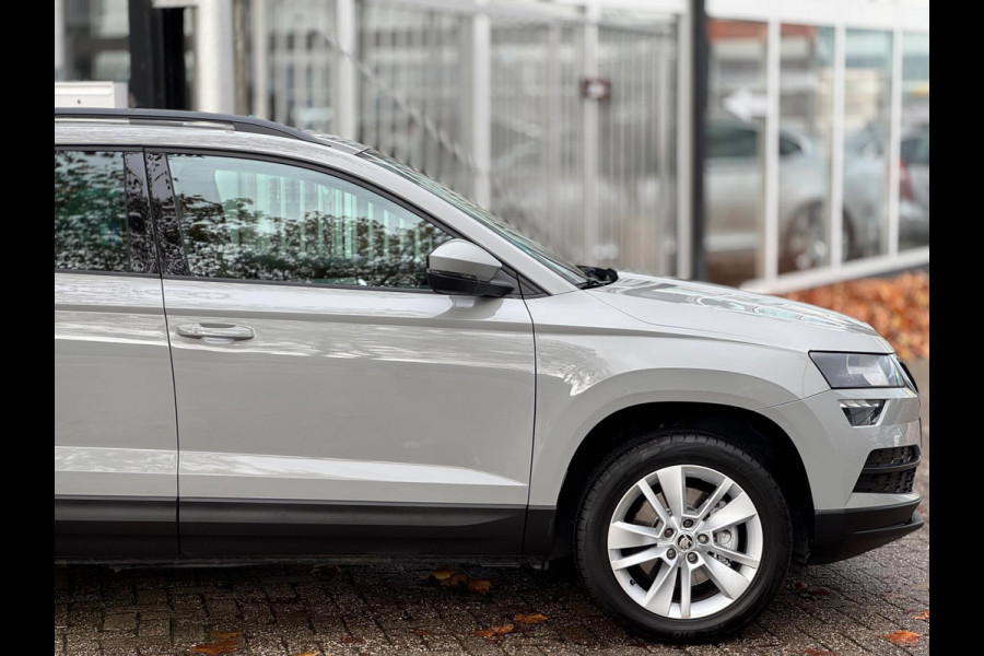 Škoda Karoq 1.0 TSI Pano Navi Apple CarPlay Cruise Nardogrey Boekjes Dealeronderhouden Nieuwe APK