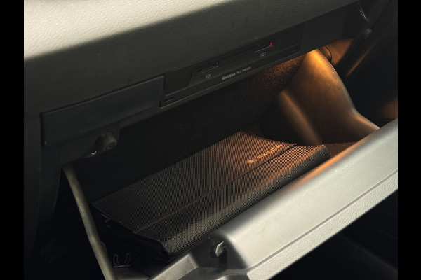 Škoda Karoq 1.0 TSI Pano Navi Apple CarPlay Cruise Nardogrey Boekjes Dealeronderhouden Nieuwe APK