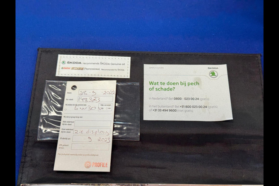 Škoda Karoq 1.0 TSI Pano Navi Apple CarPlay Cruise Nardogrey Boekjes Dealeronderhouden Nieuwe APK