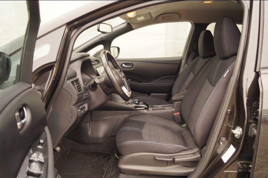 Nissan Leaf N-Connecta 40kWh -NAVI-ECC-PDC-CAM-