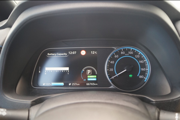 Nissan Leaf N-Connecta 40kWh -NAVI-ECC-PDC-CAM-