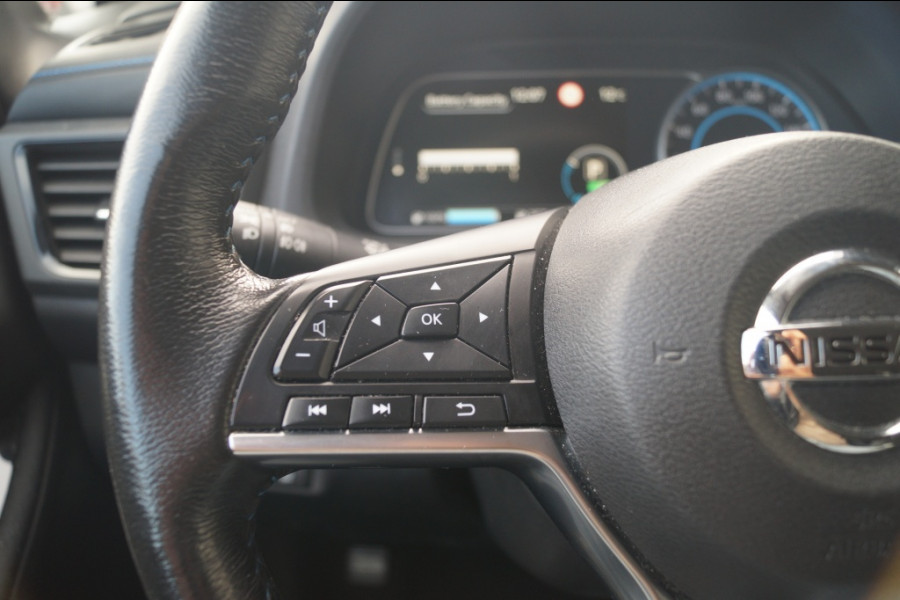 Nissan Leaf N-Connecta 40kWh -NAVI-ECC-PDC-CAM-