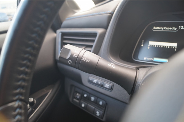 Nissan Leaf N-Connecta 40kWh -NAVI-ECC-PDC-CAM-