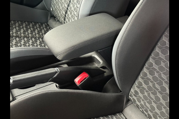 Audi A1 Sportback 30 TFSI 110pk S-line chronos grijs/zwart dak/carplay Audi A1 Sportback 30 TFSI 110pk S-line chronos grijs/zwart dak/carplay