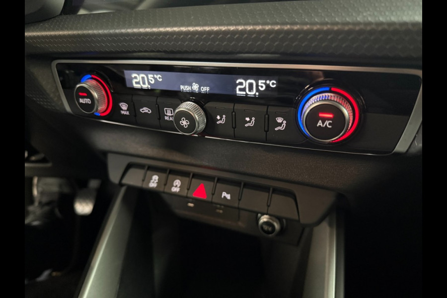Audi A1 Sportback 30 TFSI 110pk S-line chronos grijs/zwart dak/carplay Audi A1 Sportback 30 TFSI 110pk S-line chronos grijs/zwart dak/carplay