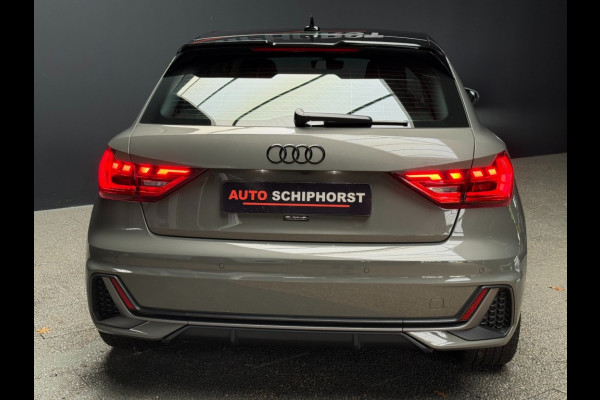 Audi A1 Sportback 30 TFSI 110pk S-line chronos grijs/zwart dak/carplay Audi A1 Sportback 30 TFSI 110pk S-line chronos grijs/zwart dak/carplay