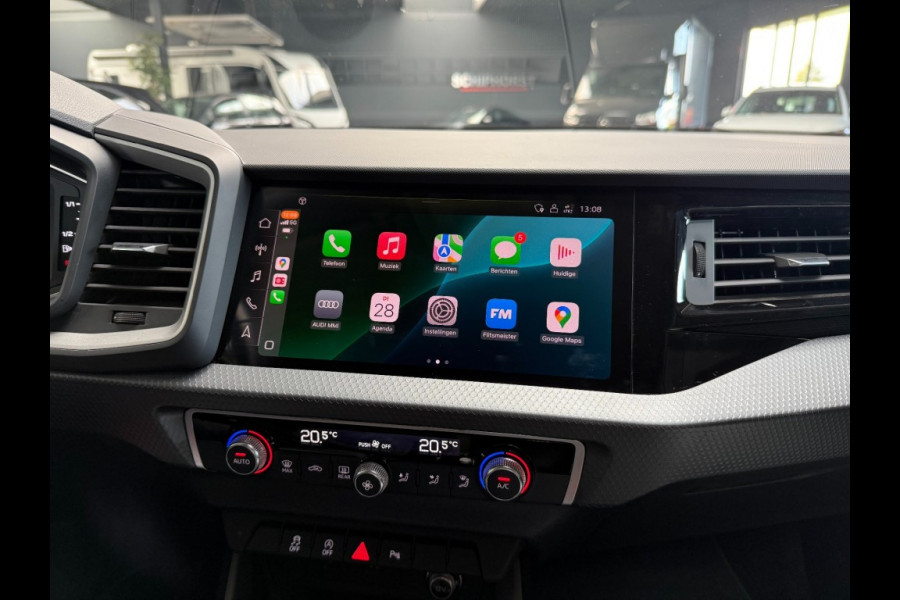 Audi A1 Sportback 30 TFSI 110pk S-line chronos grijs/zwart dak/carplay Audi A1 Sportback 30 TFSI 110pk S-line chronos grijs/zwart dak/carplay