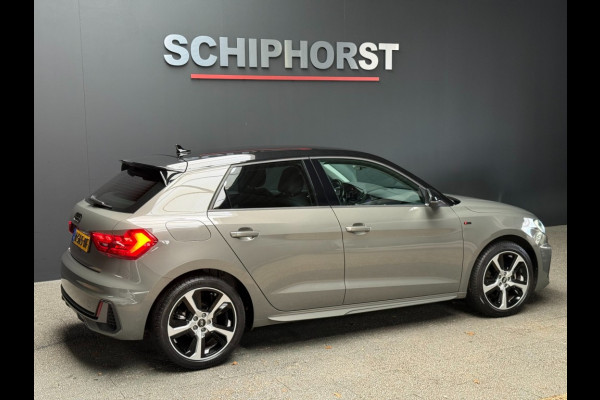 Audi A1 Sportback 30 TFSI 110pk S-line chronos grijs/zwart dak/carplay Audi A1 Sportback 30 TFSI 110pk S-line chronos grijs/zwart dak/carplay