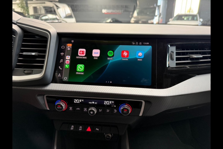 Audi A1 Sportback 30 TFSI 110pk S-line chronos grijs/zwart dak/carplay Audi A1 Sportback 30 TFSI 110pk S-line chronos grijs/zwart dak/carplay