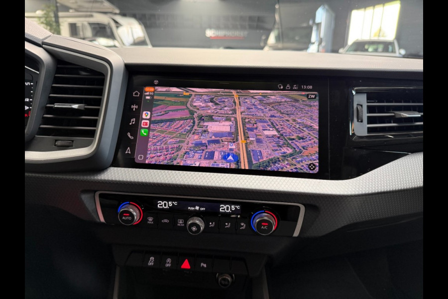 Audi A1 Sportback 30 TFSI 110pk S-line chronos grijs/zwart dak/carplay Audi A1 Sportback 30 TFSI 110pk S-line chronos grijs/zwart dak/carplay