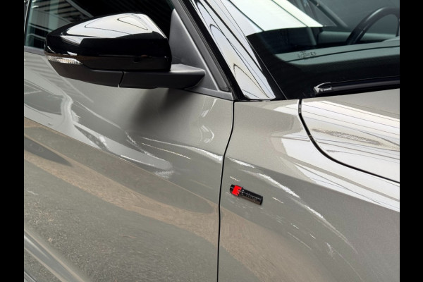 Audi A1 Sportback 30 TFSI 110pk S-line chronos grijs/zwart dak/carplay Audi A1 Sportback 30 TFSI 110pk S-line chronos grijs/zwart dak/carplay