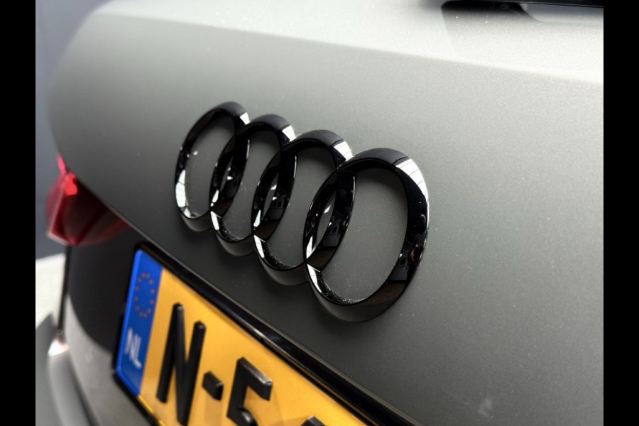 Audi A1 Sportback 30 TFSI 110pk S-line chronos grijs/zwart dak/carplay Audi A1 Sportback 30 TFSI 110pk S-line chronos grijs/zwart dak/carplay