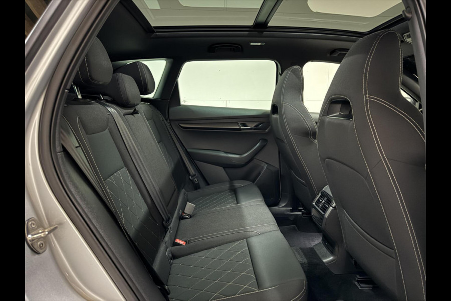 Škoda Karoq 1.5 TSI ACT Sportline Pano ACC Sfeer Canton Trekh. NAP Škoda Karoq 1.5 TSI ACT Sportline Pano ACC Sfeer Canton Trekh. NAP