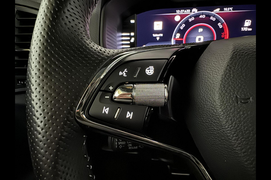 Škoda Karoq 1.5 TSI ACT Sportline Pano ACC Sfeer Canton Trekh. NAP Škoda Karoq 1.5 TSI ACT Sportline Pano ACC Sfeer Canton Trekh. NAP