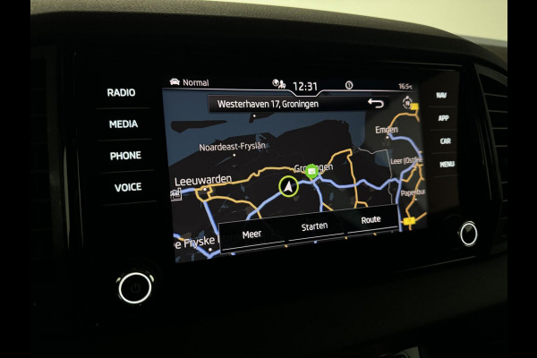 Škoda Karoq 1.5 TSI ACT Sportline Pano ACC Sfeer Canton Trekh. NAP Škoda Karoq 1.5 TSI ACT Sportline Pano ACC Sfeer Canton Trekh. NAP