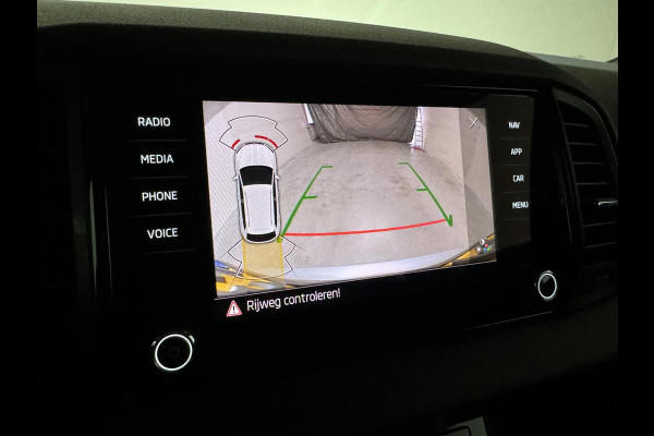 Škoda Karoq 1.5 TSI ACT Sportline Pano ACC Sfeer Canton Trekh. NAP Škoda Karoq 1.5 TSI ACT Sportline Pano ACC Sfeer Canton Trekh. NAP