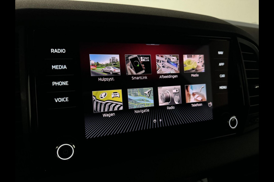 Škoda Karoq 1.5 TSI ACT Sportline Pano ACC Sfeer Canton Trekh. NAP Škoda Karoq 1.5 TSI ACT Sportline Pano ACC Sfeer Canton Trekh. NAP