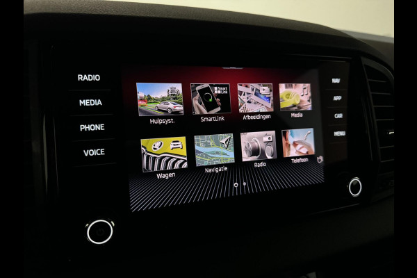 Škoda Karoq 1.5 TSI ACT Sportline Pano ACC Sfeer Canton Trekh. NAP Škoda Karoq 1.5 TSI ACT Sportline Pano ACC Sfeer Canton Trekh. NAP