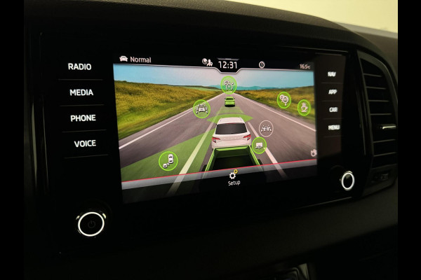 Škoda Karoq 1.5 TSI ACT Sportline Pano ACC Sfeer Canton Trekh. NAP Škoda Karoq 1.5 TSI ACT Sportline Pano ACC Sfeer Canton Trekh. NAP