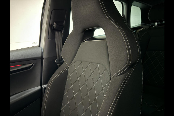 Škoda Karoq 1.5 TSI ACT Sportline Pano ACC Sfeer Canton Trekh. NAP Škoda Karoq 1.5 TSI ACT Sportline Pano ACC Sfeer Canton Trekh. NAP