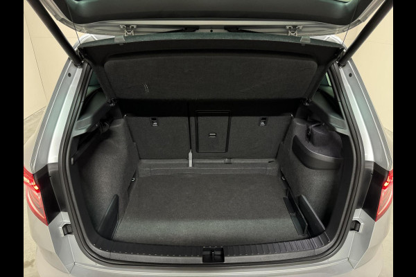 Škoda Karoq 1.5 TSI ACT Sportline Pano ACC Sfeer Canton Trekh. NAP Škoda Karoq 1.5 TSI ACT Sportline Pano ACC Sfeer Canton Trekh. NAP