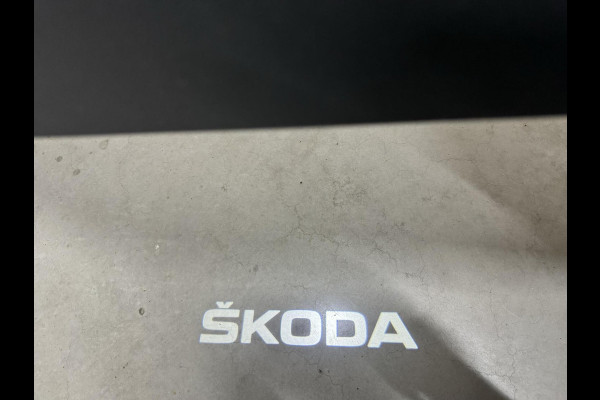 Škoda Karoq 1.5 TSI ACT Sportline Pano ACC Sfeer Canton Trekh. NAP Škoda Karoq 1.5 TSI ACT Sportline Pano ACC Sfeer Canton Trekh. NAP