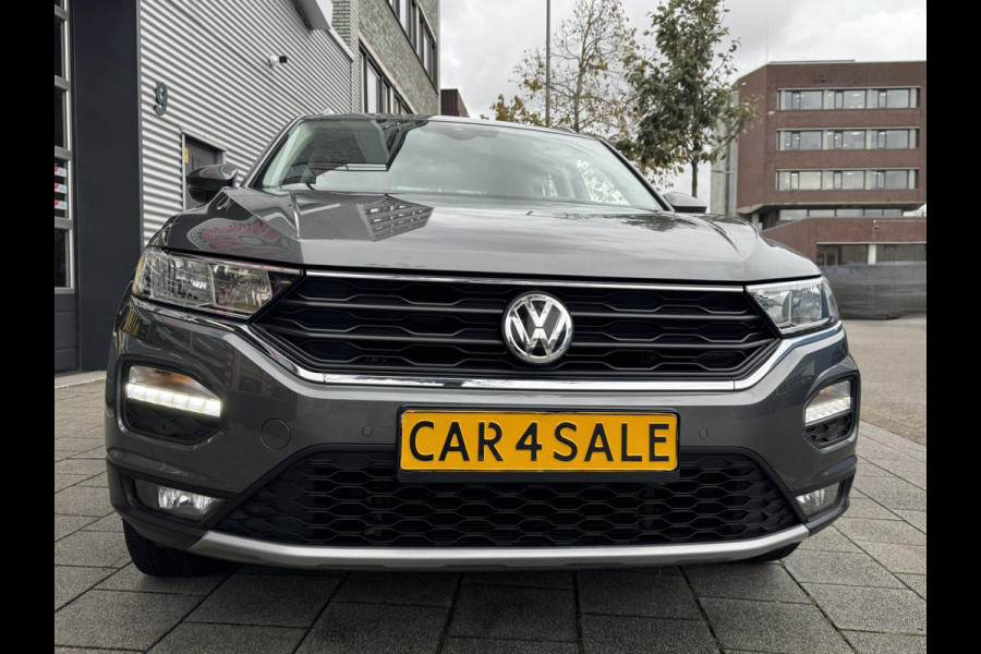 Volkswagen T-Roc 1.0 TSI Style - Navigatie I Airco I PDC- Achteruitrij camera I Sport velgen I APK 10-2027Dealer onderhouden