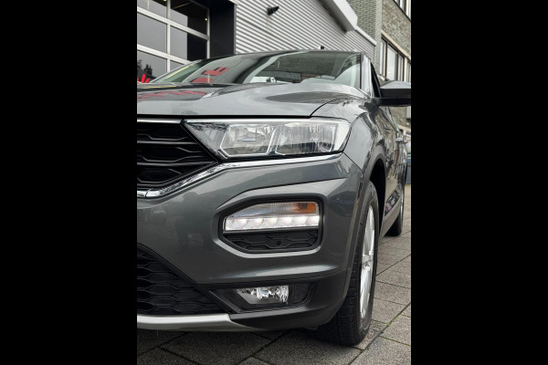 Volkswagen T-Roc 1.0 TSI Style - Navigatie I Airco I PDC- Achteruitrij camera I Sport velgen I APK 10-2027Dealer onderhouden
